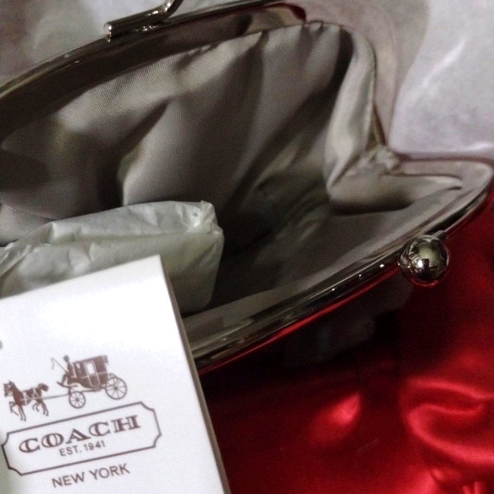 COACH Warm Her Heart ๐ Stunning ๐ NWT - Picture 3 of 5
